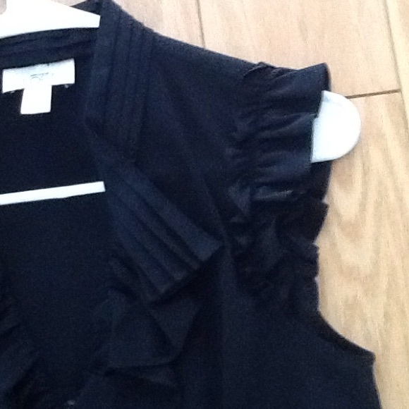 Black sleeveless ruffle blouse - Picture 3 of 3