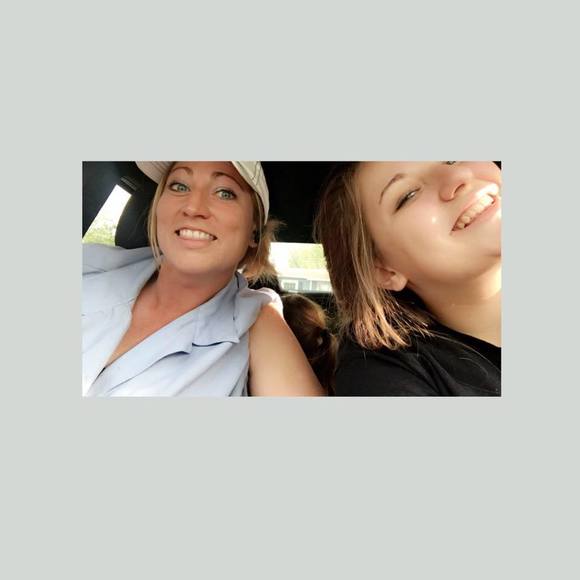 Meet your Posher, Ariel - Picture 1 of 1