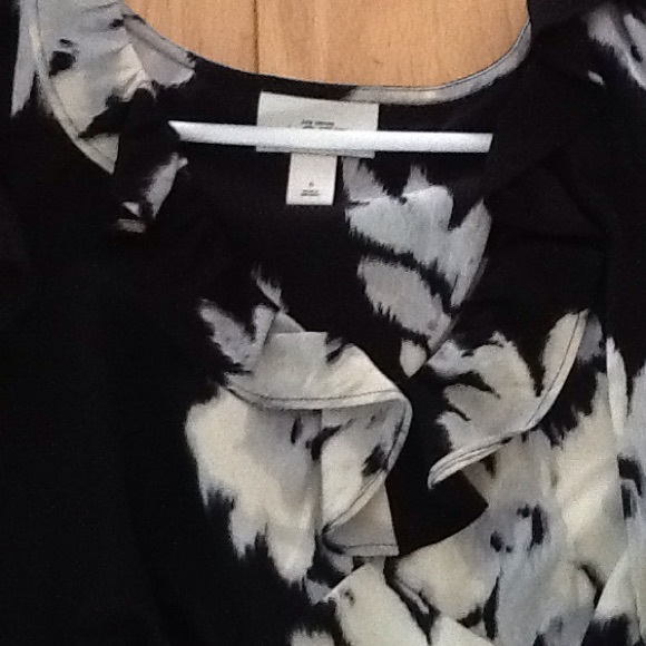 Floral side zip top with ruffle neckline - Picture 2 of 2