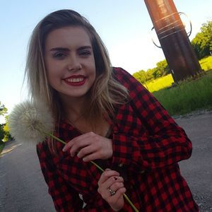 Meet your Posher, Hallie