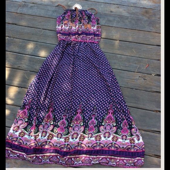 Dresses & Skirts - 🎀 Gorgeous Ivy Maxi Dress