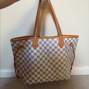 White monogram  tote