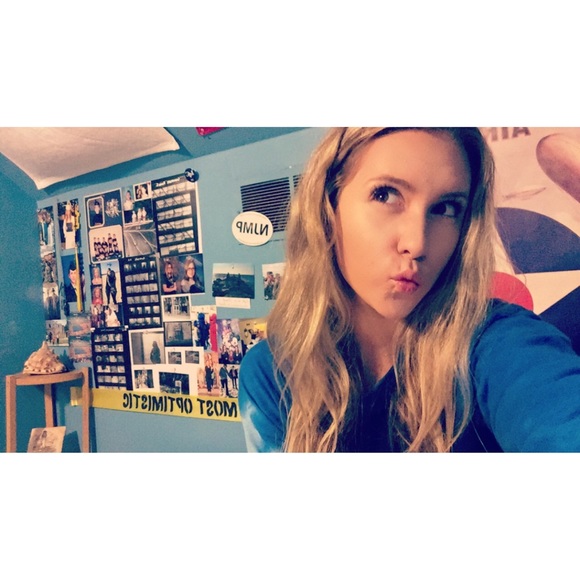 Meet your Posher, Anna - Picture 3 of 3