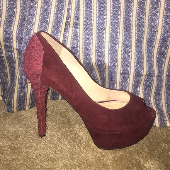 Heels - Picture 2 of 4