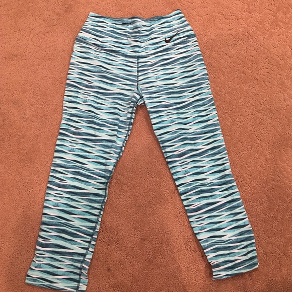 Nike crop yoga pants