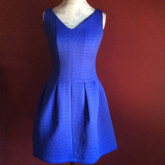 🎉HOST PICK🎉TAYLOR BLUE DRESS - Picture 1 of 5