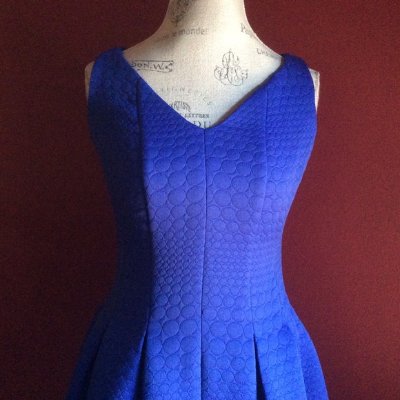 ๐HOST PICK๐TAYLOR BLUE DRESS - Picture 2 of 5