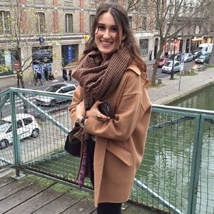 Meet your Posher, Emma