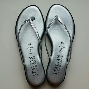 SOLD 🌝Silver Sandals🌝