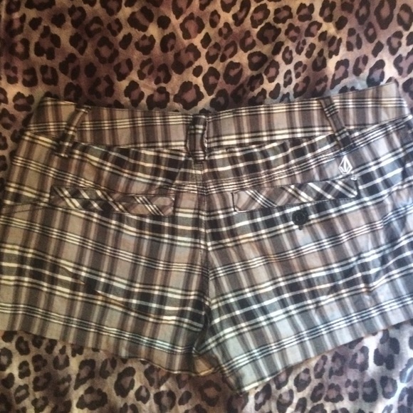 Volcom Shorts - Picture 2 of 2