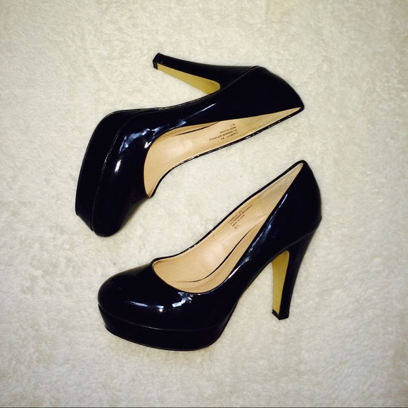 Steve Madden black heels - Picture 1 of 3