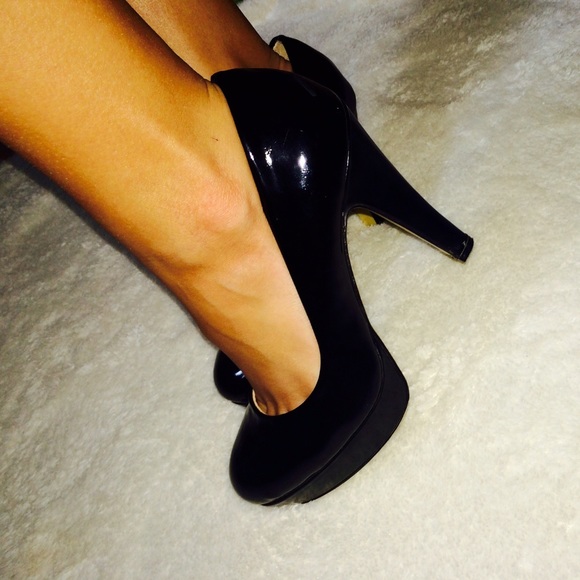 Steve Madden black heels - Picture 2 of 3