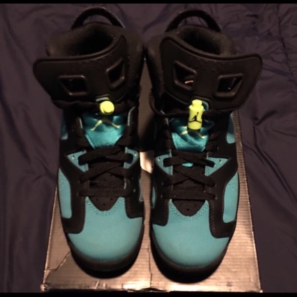 Size 6  Air Jordan 6s - Picture 1 of 4