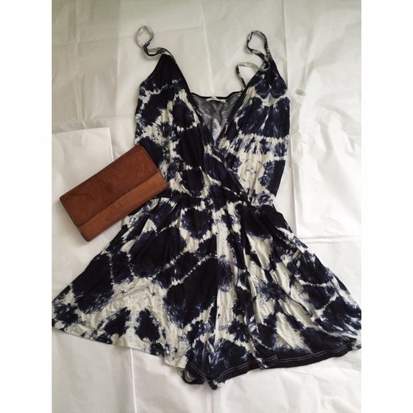 LF Dresses & Skirts - Blue and white tie dye romper size S
