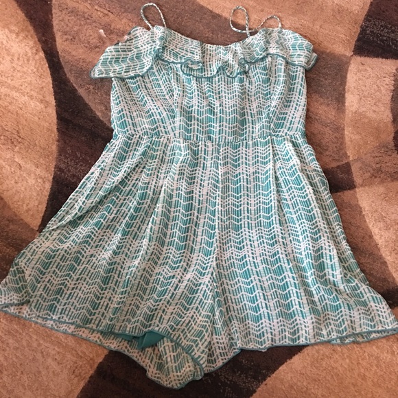 NWT!  Cute romper from Jc penny! - Picture 1 of 2