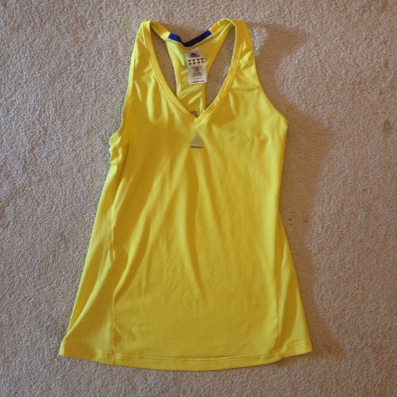 ☀️yellow adidas tech fit tank!