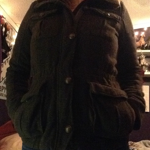 Green Winter Jacket - Picture 3 of 3