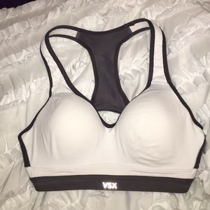 ❌SOLD❌ NWOT Victoria's Secret sports bra