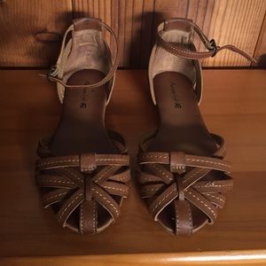 American Eagle sandals
