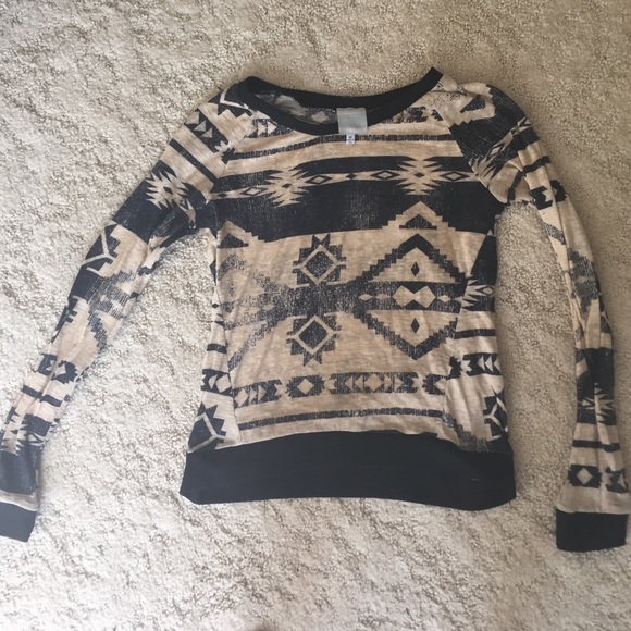 Long sleeve Aztec print top