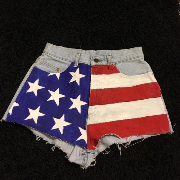 Shorts - Picture 1 of 2