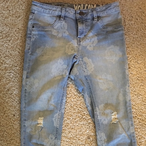 Volcom flower print skinny jeans &knee distressed