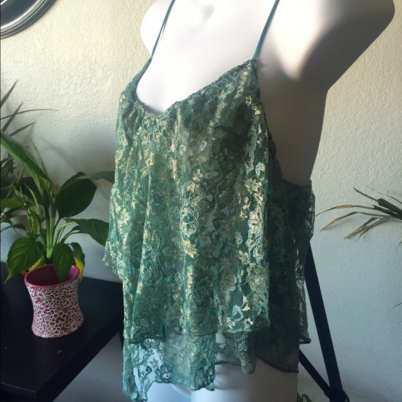 Cute Ecote spaghetti strap Crop Top - Picture 1 of 3