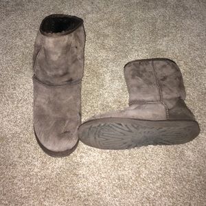 Brown short UGGS