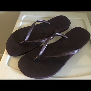 New ! Dark purple Havaianas flip flops