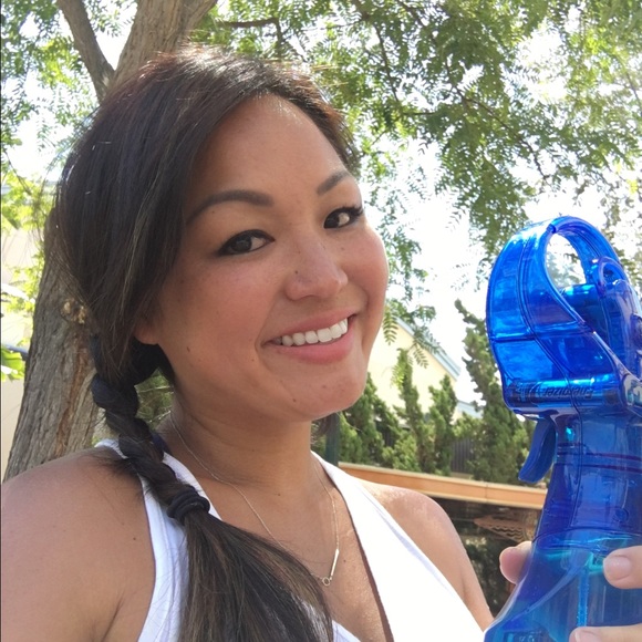 Meet your Posher, Rae - Picture 1 of 1