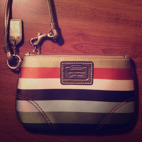 Coach wristlet - Picture 1 of 3