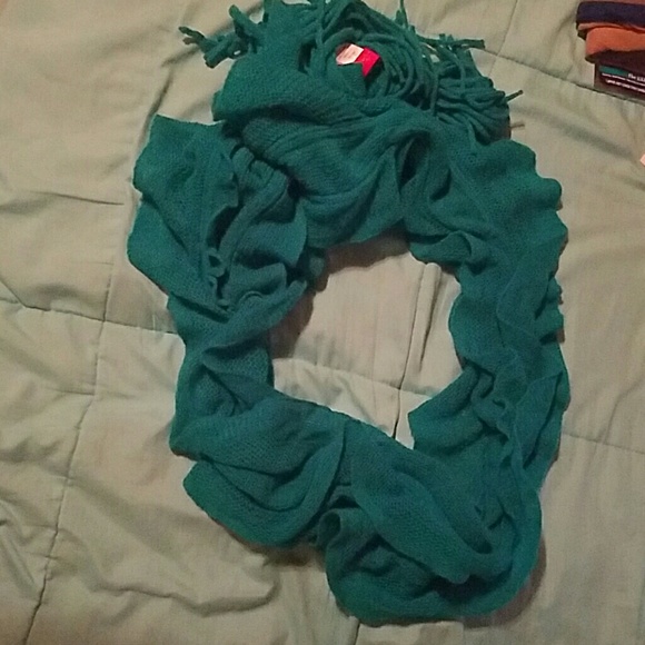 Accessories - Teal scarf