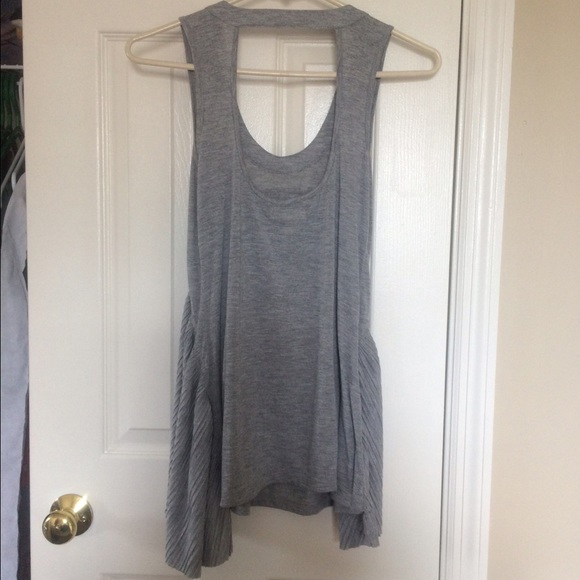 UO top - Picture 2 of 3