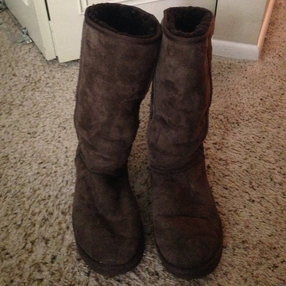 Classic tall UGG boots- chocolate