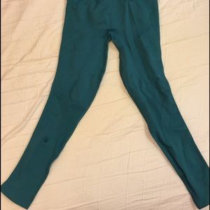 Zone in Crops lululemon 8