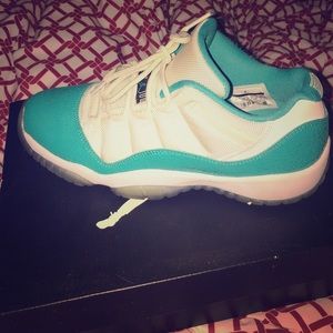 Jordan 11s Aqua's