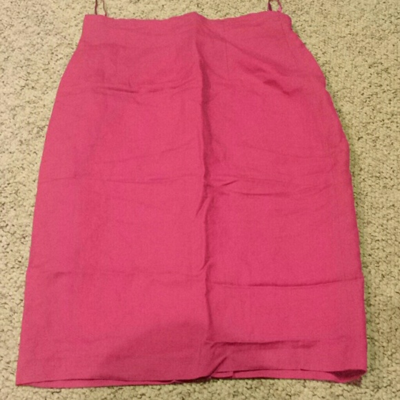 Newport  News Skirt