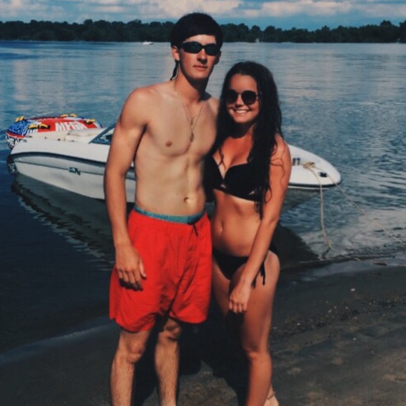 Meet your Posher, Larson - Picture 1 of 1