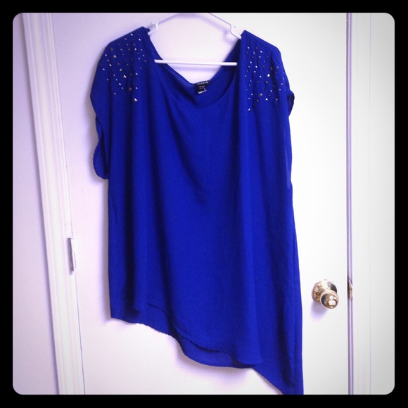 Torrid sheer blue asym blouse size 2 w/ studs