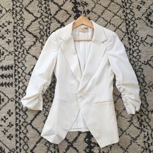 Elizabeth & James white 3/4 sleeve blazer