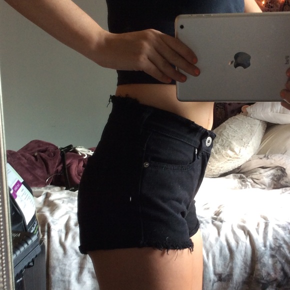 Pacsun black high wasted Jean shorts - Picture 3 of 3