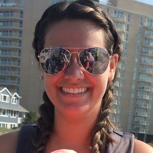 Meet your Posher, Laurel