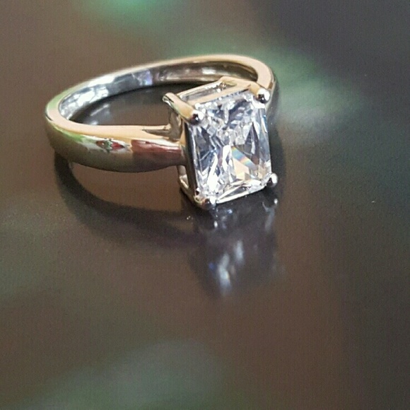 Craftlabel Jewelry - ⤵REDUCED ⤵ 2.18ctw CZ Ring 18ct WG over.925