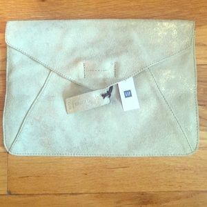 Gap clutch/pouch