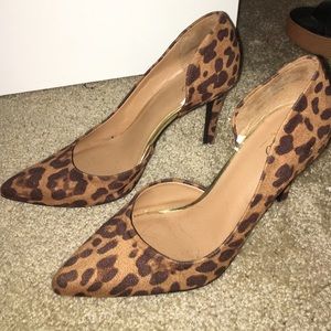 Leopard print pumps