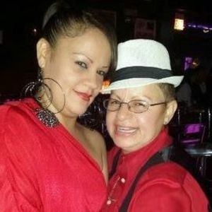 Meet your Posher, Iris