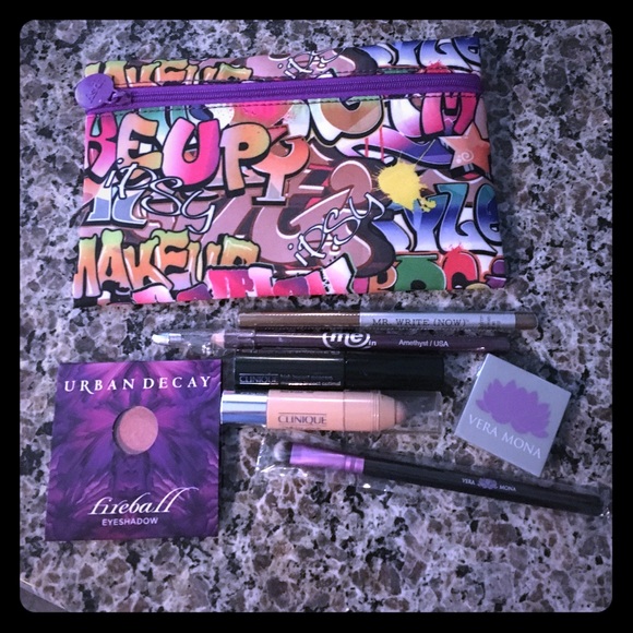 Glam up those eyes set!
