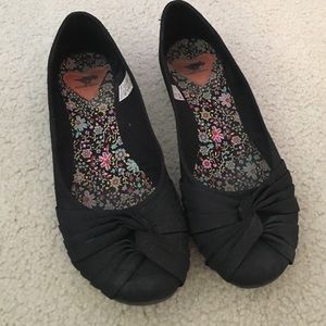 Black flats