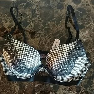 NWT Victoria's Secret Very Sexy Pushup Bra 34C
