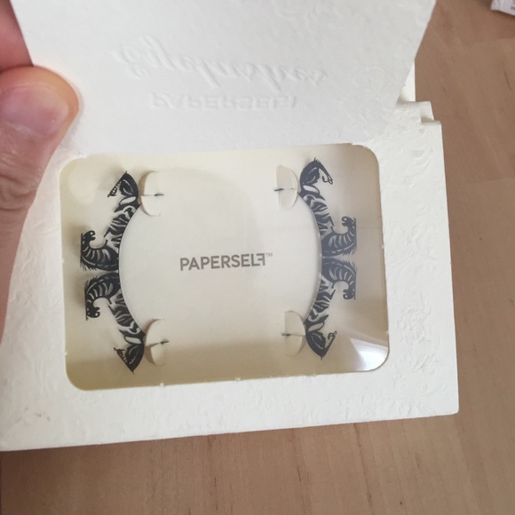 Paperself eyelashes - Picture 1 of 3